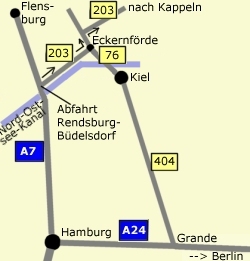 Von der A 7 aus Richtung Hamburg die Abfahrt Rendsburg-Büdelsdorf nehmen und über die B 203 nach Eckernförde fahren; von der A 42 aus Richtung Berlin in Grande abfahren und über die B 404 nach Kiel, dann über die B 76 nach Eckernförde. Ab Eckernförde weiter auf der B 203 in Richtung Kappeln.